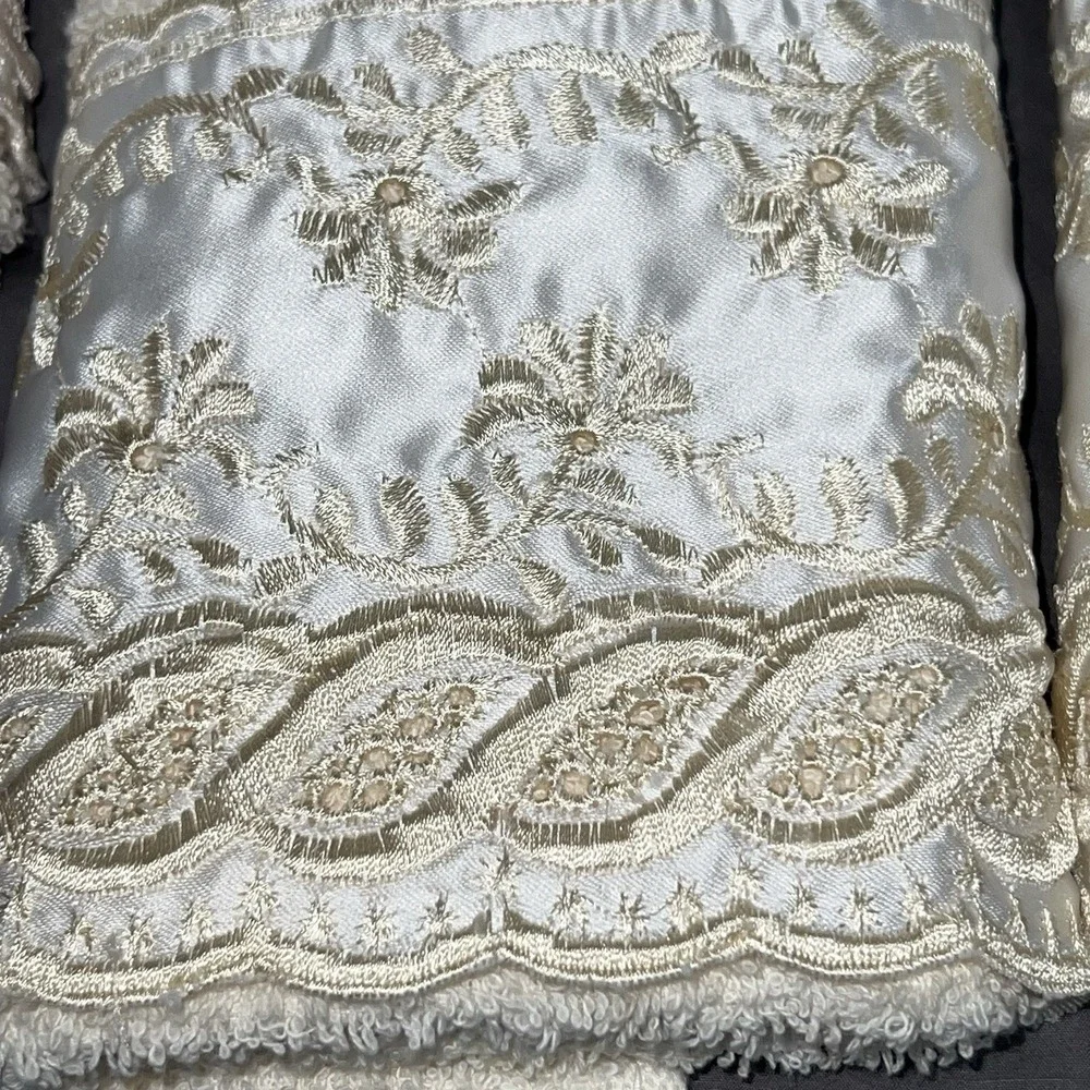 Vintage 5 Piece Decorative Embroidered Sateen‎ Bath Towel Set Made In Portugal